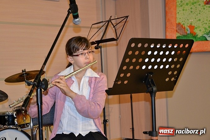 Zdjęcie w galerii na portalu naszraciborz.pl: Przegląd młodych talentów w Tworkowie wiadomości z regionu