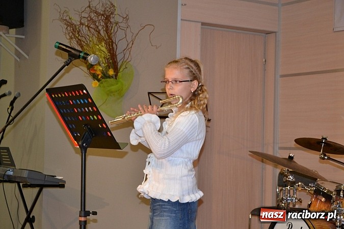 Zdjęcie w galerii na portalu naszraciborz.pl: Przegląd młodych talentów w Tworkowie wiadomości z regionu