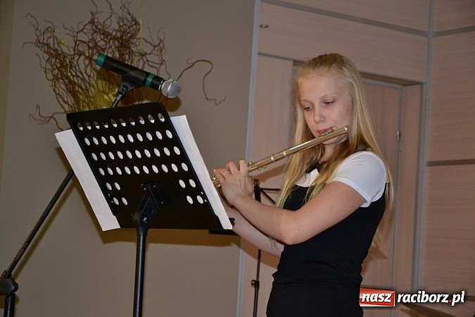 Zdjęcie w galerii na portalu naszraciborz.pl: Przegląd młodych talentów w Tworkowie wiadomości z regionu