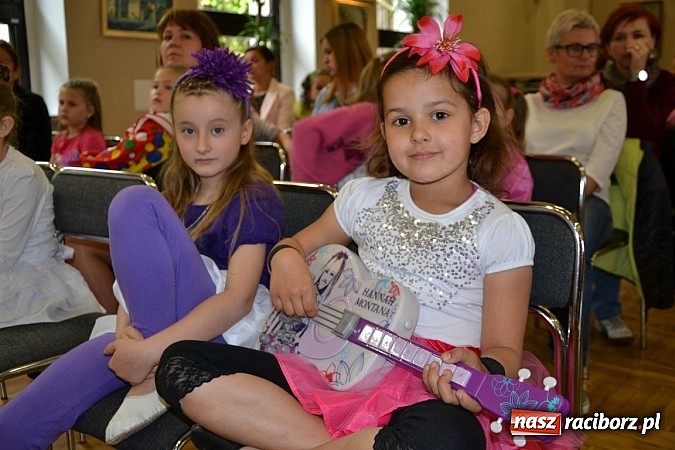 Zdjęcie w galerii na portalu naszraciborz.pl: Przegląd młodych talentów w Tworkowie wiadomości z regionu