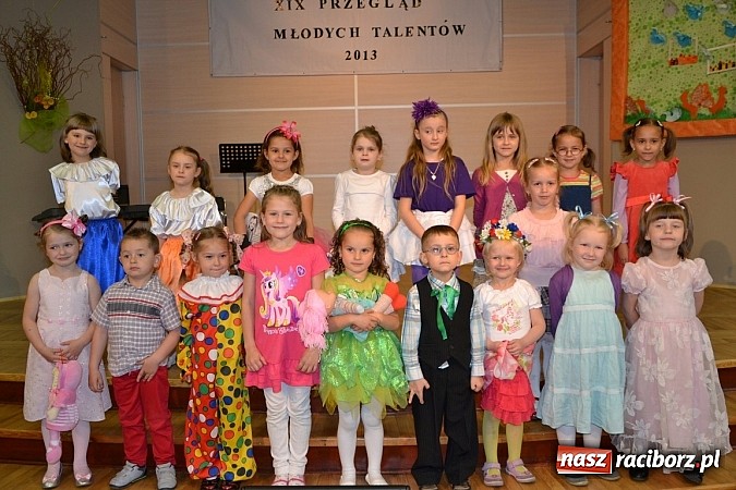Zdjęcie w galerii na portalu naszraciborz.pl: Przegląd młodych talentów w Tworkowie wiadomości z regionu
