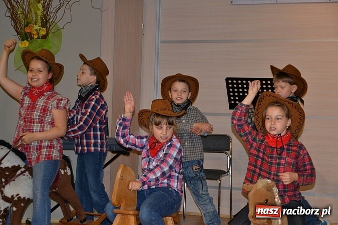 Zdjęcie w galerii na portalu naszraciborz.pl: Przegląd młodych talentów w Tworkowie wiadomości z regionu