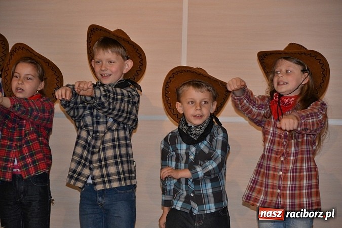 Zdjęcie w galerii na portalu naszraciborz.pl: Przegląd młodych talentów w Tworkowie wiadomości z regionu