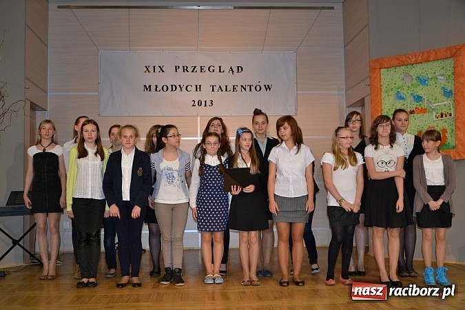 Zdjęcie w galerii na portalu naszraciborz.pl: Przegląd młodych talentów w Tworkowie wiadomości z regionu