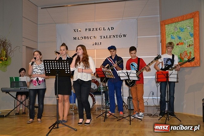 Zdjęcie w galerii na portalu naszraciborz.pl: Przegląd młodych talentów w Tworkowie wiadomości z regionu