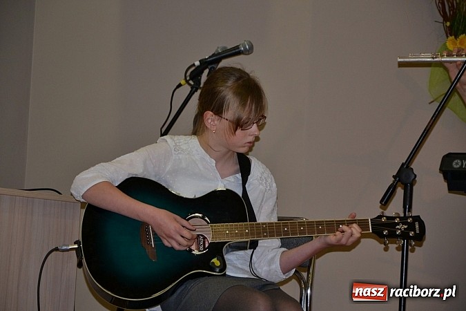 Zdjęcie w galerii na portalu naszraciborz.pl: Przegląd młodych talentów w Tworkowie wiadomości z regionu