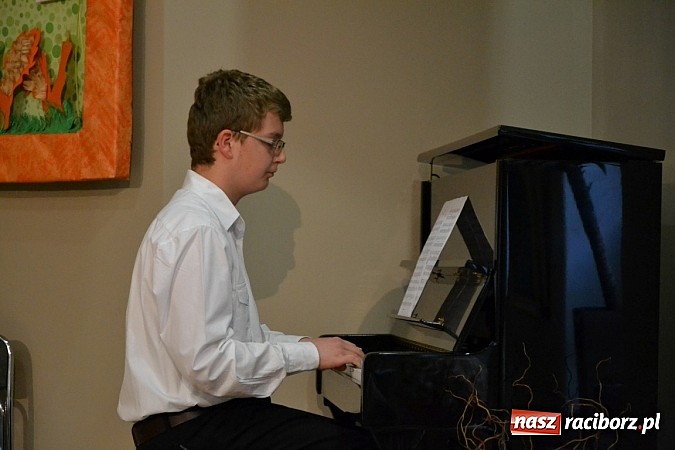 Zdjęcie w galerii na portalu naszraciborz.pl: Przegląd młodych talentów w Tworkowie wiadomości z regionu