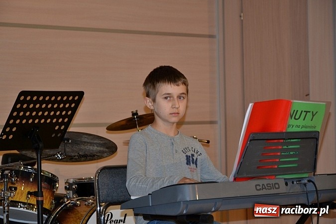 Zdjęcie w galerii na portalu naszraciborz.pl: Przegląd młodych talentów w Tworkowie wiadomości z regionu