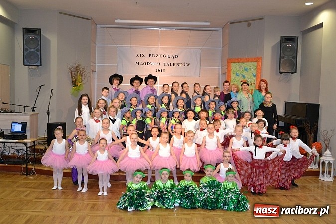 Zdjęcie w galerii na portalu naszraciborz.pl: Przegląd młodych talentów w Tworkowie wiadomości z regionu