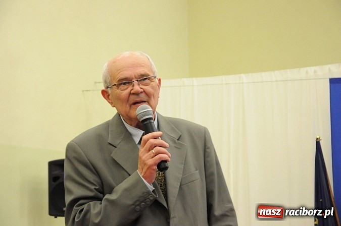 Zdjęcie w galerii na portalu naszraciborz.pl: Ukazał się album o szkole w Krzyżanowicach wiadomości z regionu