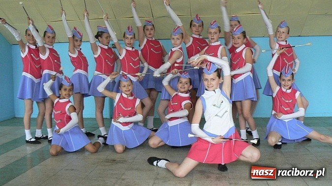 Zdjęcie w galerii na portalu naszraciborz.pl: Arabeski z Zawady Książęcej z medalami wiadomości z regionu