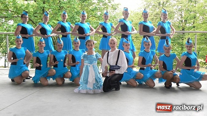 Zdjęcie w galerii na portalu naszraciborz.pl: Arabeski z Zawady Książęcej z medalami wiadomości z regionu