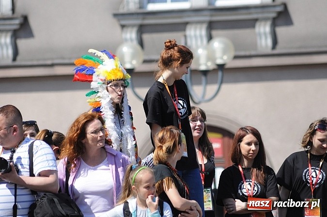 Zdjęcie w galerii na portalu naszraciborz.pl: Studencki happening na raciborskim Rynku wiadomości z regionu