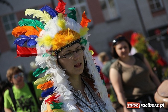 Zdjęcie w galerii na portalu naszraciborz.pl: Studencki happening na raciborskim Rynku wiadomości z regionu