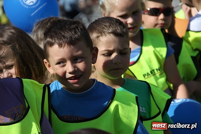 Zdjęcie w galerii na portalu naszraciborz.pl: Studencki happening na raciborskim Rynku wiadomości z regionu
