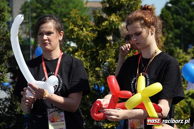 Zdjęcie w galerii na portalu naszraciborz.pl: Studencki happening na raciborskim Rynku wiadomości z regionu