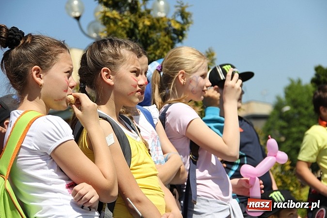Zdjęcie w galerii na portalu naszraciborz.pl: Studencki happening na raciborskim Rynku wiadomości z regionu