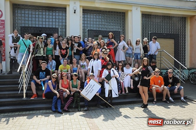 Zdjęcie w galerii na portalu naszraciborz.pl: Raciborskie Juwenalia - przemarsz studentów wiadomości z regionu