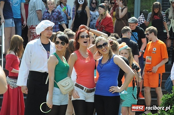 Zdjęcie w galerii na portalu naszraciborz.pl: Raciborskie Juwenalia - przemarsz studentów wiadomości z regionu