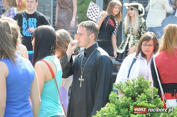 Zdjęcie w galerii na portalu naszraciborz.pl: Raciborskie Juwenalia - przemarsz studentów wiadomości z regionu