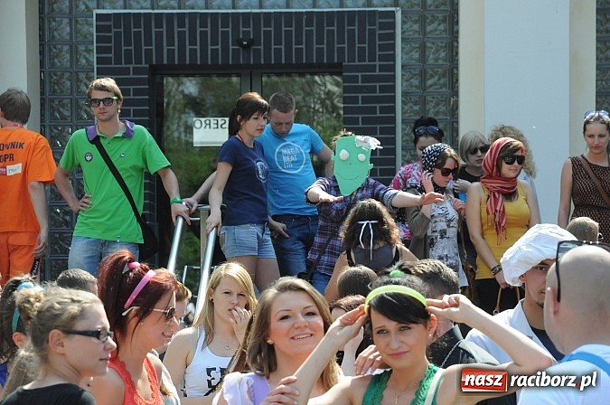 Zdjęcie w galerii na portalu naszraciborz.pl: Raciborskie Juwenalia - przemarsz studentów wiadomości z regionu