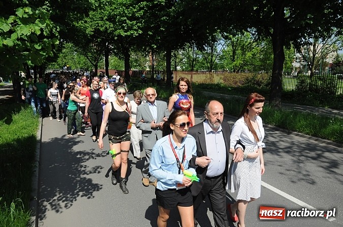 Zdjęcie w galerii na portalu naszraciborz.pl: Raciborskie Juwenalia - przemarsz studentów wiadomości z regionu