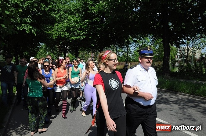 Zdjęcie w galerii na portalu naszraciborz.pl: Raciborskie Juwenalia - przemarsz studentów wiadomości z regionu