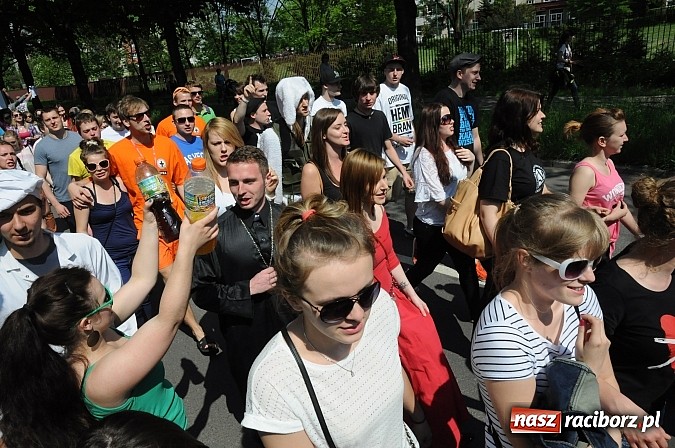 Zdjęcie w galerii na portalu naszraciborz.pl: Raciborskie Juwenalia - przemarsz studentów wiadomości z regionu