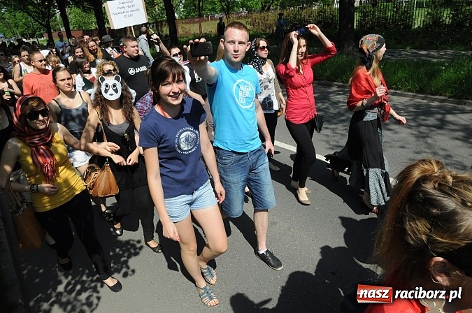 Zdjęcie w galerii na portalu naszraciborz.pl: Raciborskie Juwenalia - przemarsz studentów wiadomości z regionu
