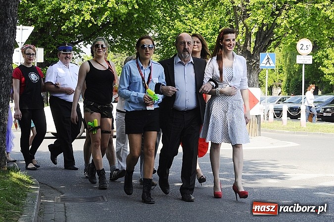 Zdjęcie w galerii na portalu naszraciborz.pl: Raciborskie Juwenalia - przemarsz studentów wiadomości z regionu