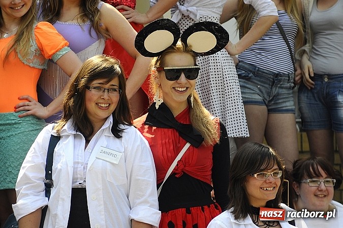 Zdjęcie w galerii na portalu naszraciborz.pl: Raciborskie Juwenalia - przemarsz studentów wiadomości z regionu