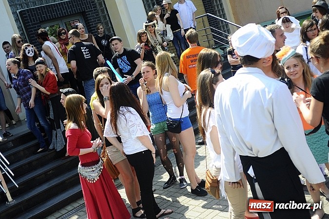 Zdjęcie w galerii na portalu naszraciborz.pl: Raciborskie Juwenalia - przemarsz studentów wiadomości z regionu