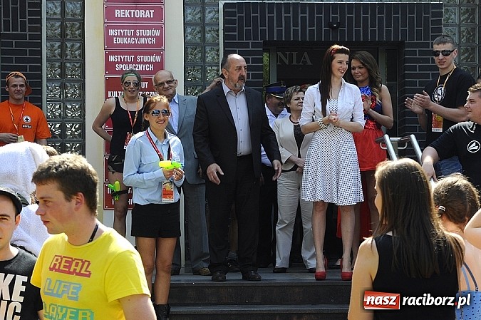 Zdjęcie w galerii na portalu naszraciborz.pl: Raciborskie Juwenalia - przemarsz studentów wiadomości z regionu