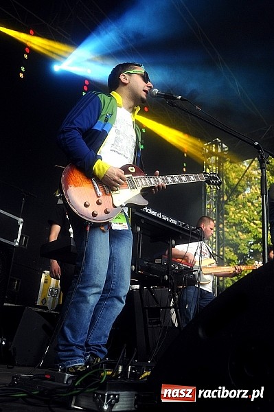 Zdjęcie w galerii na portalu naszraciborz.pl: Abradab i Tabu rozbujali studentów wiadomości z regionu