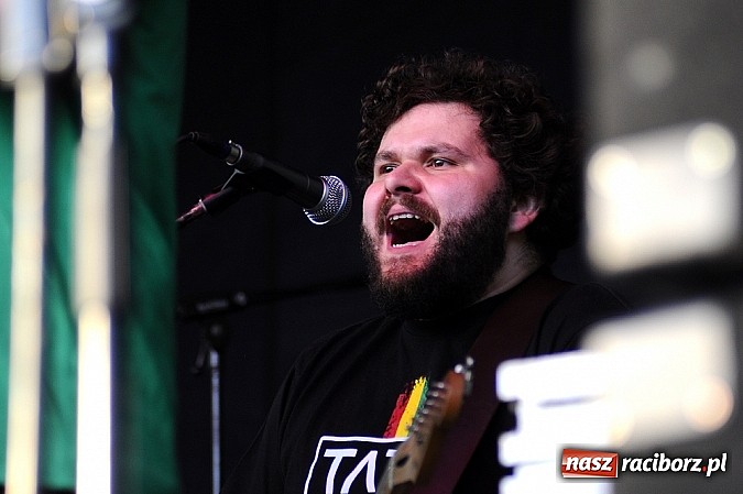 Zdjęcie w galerii na portalu naszraciborz.pl: Abradab i Tabu rozbujali studentów wiadomości z regionu