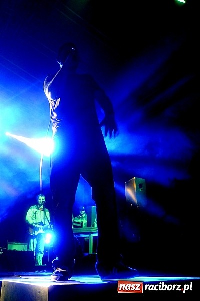 Zdjęcie w galerii na portalu naszraciborz.pl: Abradab i Tabu rozbujali studentów wiadomości z regionu