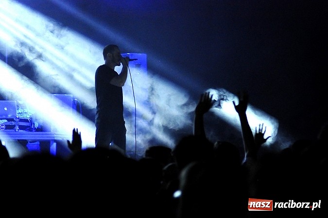 Zdjęcie w galerii na portalu naszraciborz.pl: Abradab i Tabu rozbujali studentów wiadomości z regionu