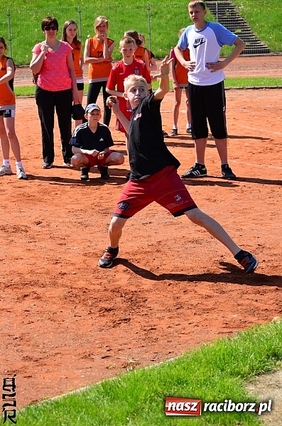Zdjęcie w galerii na portalu naszraciborz.pl: Czwórbój lekkoatletyczny na Zamkowej wiadomości z regionu