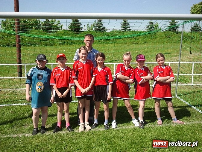 Zdjęcie w galerii na portalu naszraciborz.pl: Ikar Racibórz i piłkarki z Pawłowa najlepsze w turnieju im. Marka Wielgusa wiadomości z regionu