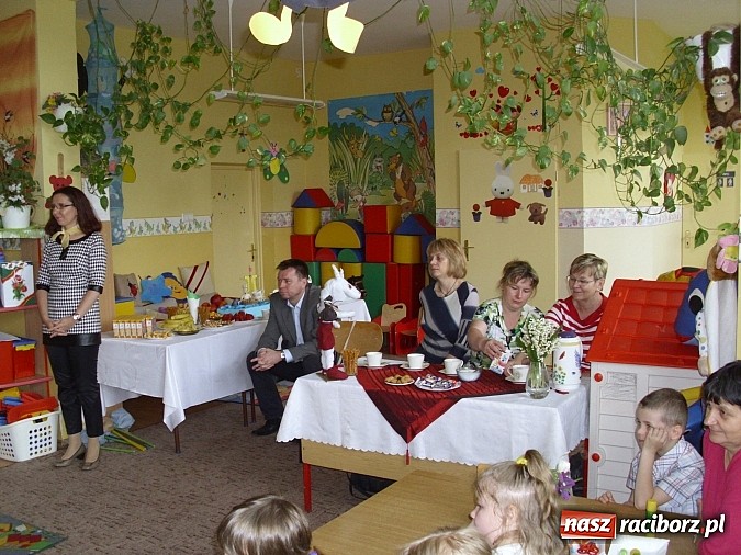 Zdjęcie w galerii na portalu naszraciborz.pl: Święto w Przedszkolu w Markowicach. 80 lat z Koziołkiem Matołkiem wiadomości z regionu