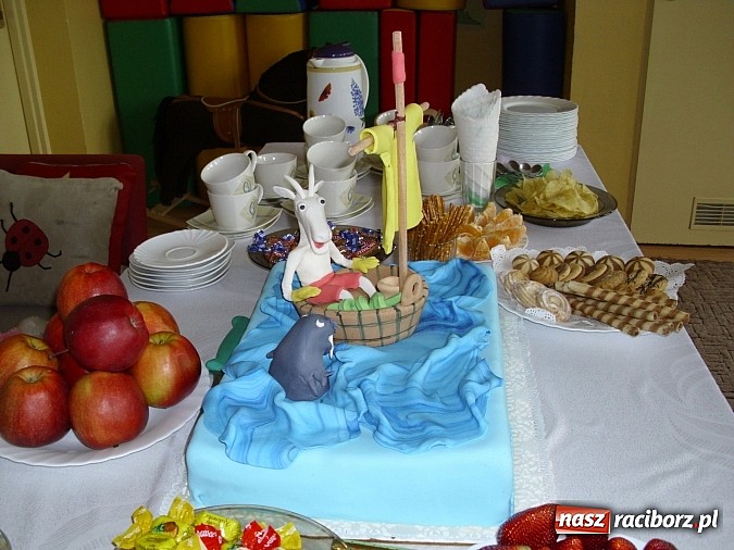 Zdjęcie w galerii na portalu naszraciborz.pl: Święto w Przedszkolu w Markowicach. 80 lat z Koziołkiem Matołkiem wiadomości z regionu