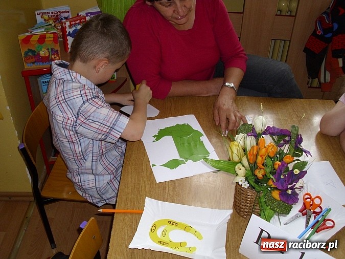Zdjęcie w galerii na portalu naszraciborz.pl: Święto w Przedszkolu w Markowicach. 80 lat z Koziołkiem Matołkiem wiadomości z regionu
