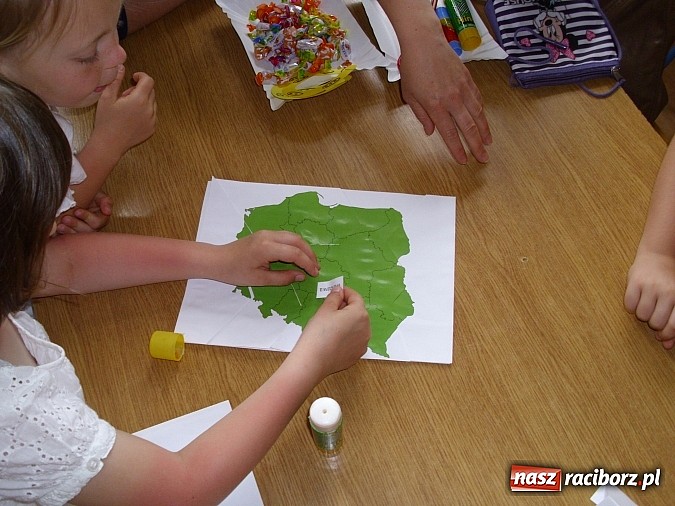 Zdjęcie w galerii na portalu naszraciborz.pl: Święto w Przedszkolu w Markowicach. 80 lat z Koziołkiem Matołkiem wiadomości z regionu