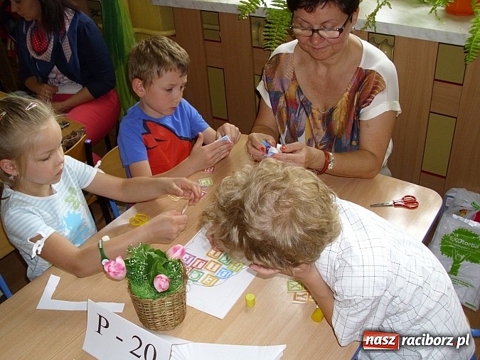 Zdjęcie w galerii na portalu naszraciborz.pl: Święto w Przedszkolu w Markowicach. 80 lat z Koziołkiem Matołkiem wiadomości z regionu