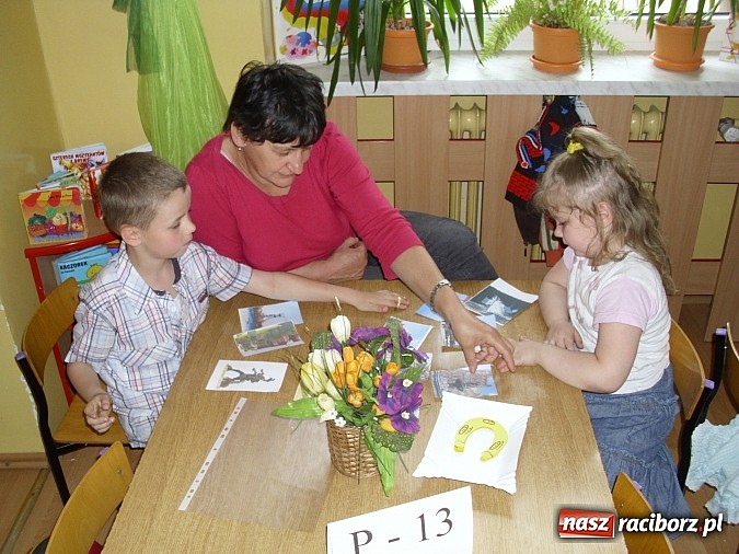 Zdjęcie w galerii na portalu naszraciborz.pl: Święto w Przedszkolu w Markowicach. 80 lat z Koziołkiem Matołkiem wiadomości z regionu