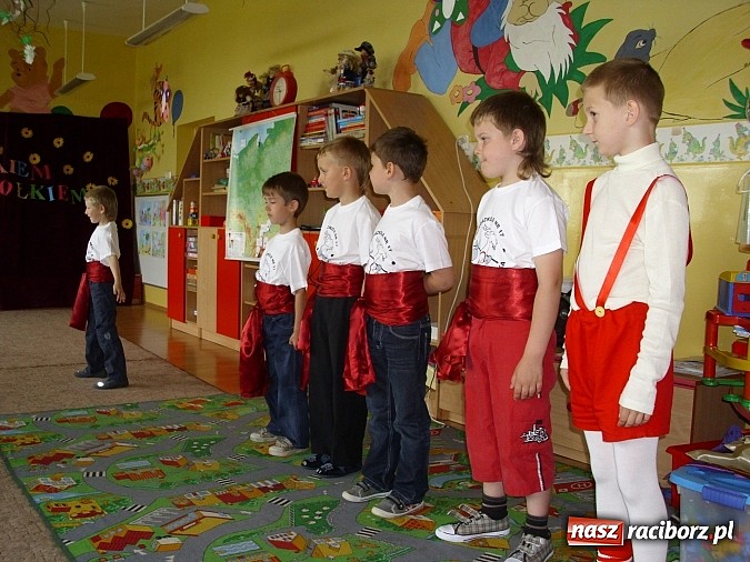 Zdjęcie w galerii na portalu naszraciborz.pl: Święto w Przedszkolu w Markowicach. 80 lat z Koziołkiem Matołkiem wiadomości z regionu