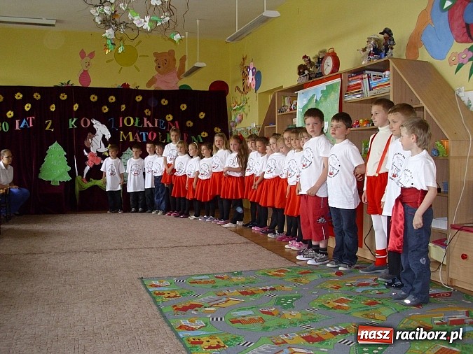 Zdjęcie w galerii na portalu naszraciborz.pl: Święto w Przedszkolu w Markowicach. 80 lat z Koziołkiem Matołkiem wiadomości z regionu