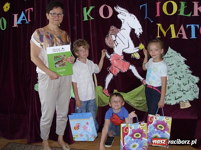 Zdjęcie w galerii na portalu naszraciborz.pl: Święto w Przedszkolu w Markowicach. 80 lat z Koziołkiem Matołkiem wiadomości z regionu