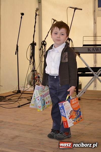 Zdjęcie w galerii na portalu naszraciborz.pl: Festiwal kwiatów oraz młode talenty na scenie w Tworkowie wiadomości z regionu