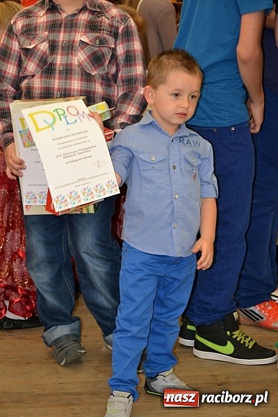 Zdjęcie w galerii na portalu naszraciborz.pl: Festiwal kwiatów oraz młode talenty na scenie w Tworkowie wiadomości z regionu